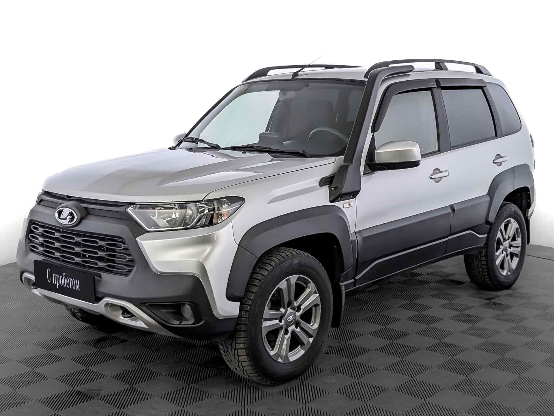 Lada Niva Travel